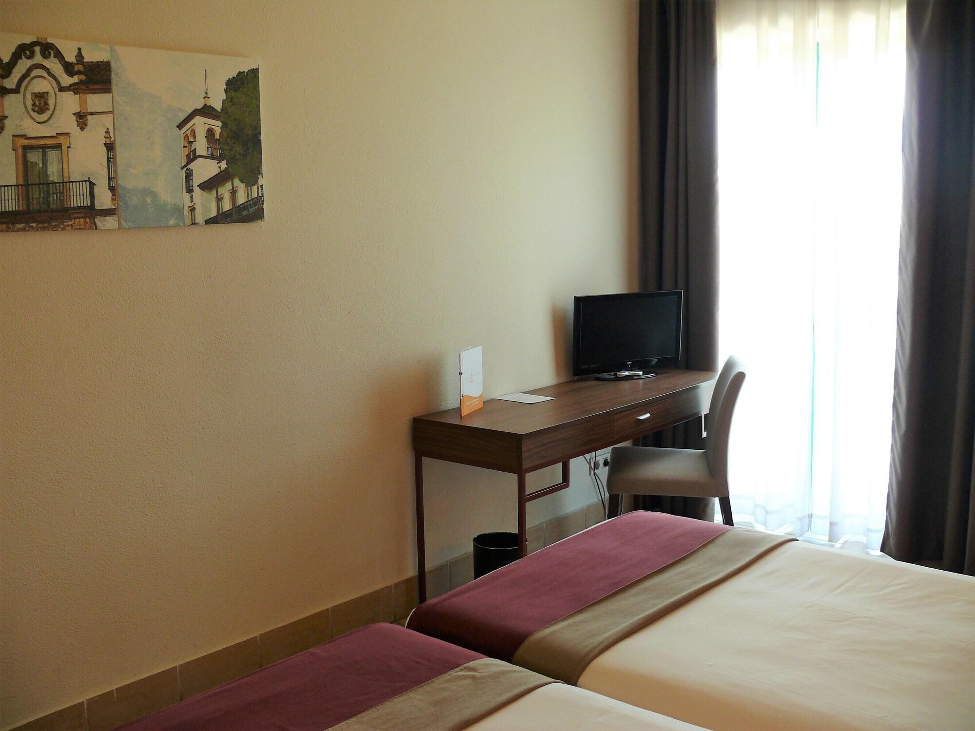 Hotel Oromana الكالا ذي غواذَيْرا المظهر الخارجي الصورة